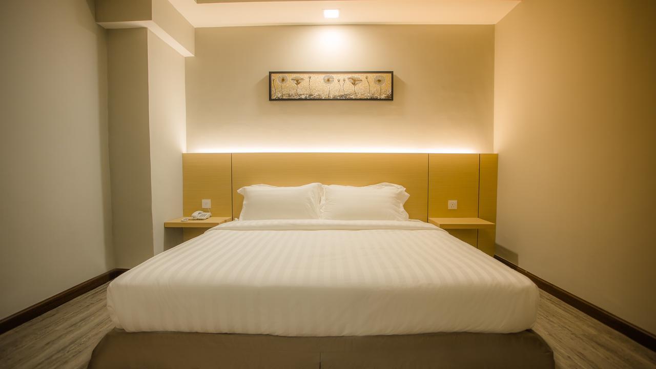 Zen Boutique Hotel Ulu Tiram Exteriör bild
