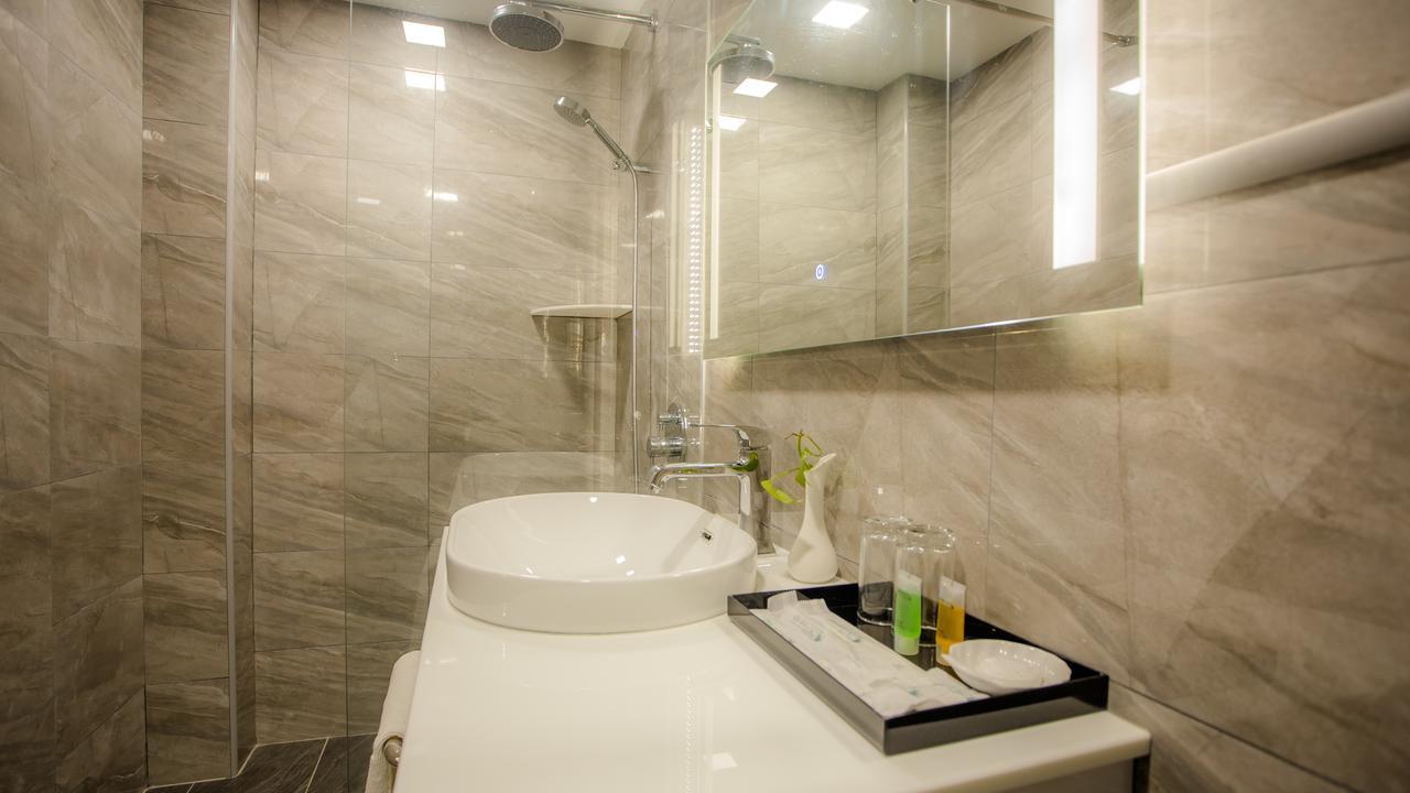 Zen Boutique Hotel Ulu Tiram Exteriör bild